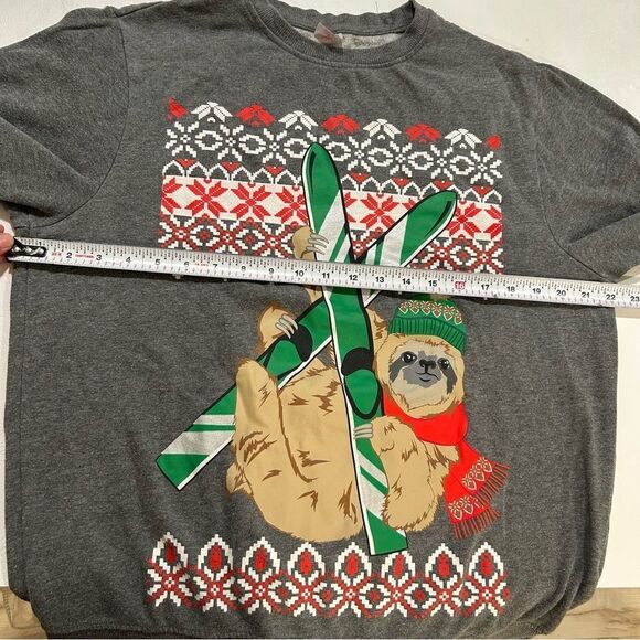 Mens Medium Skiing Sloth Ugly
Christmas Holiday Sweatshirt NWT
Runs Big Gray - Picture 4 of 8